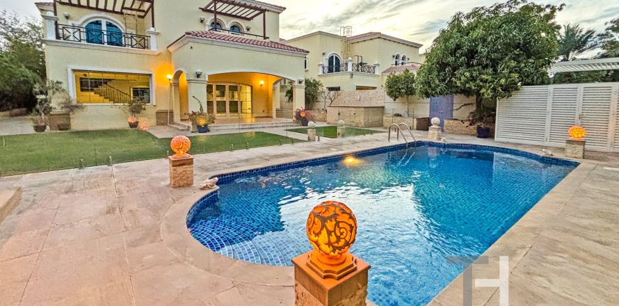 Villa in Legacy, Jumeirah Park, Dubai 4 bedrooms, 403 sq.m. № 13487