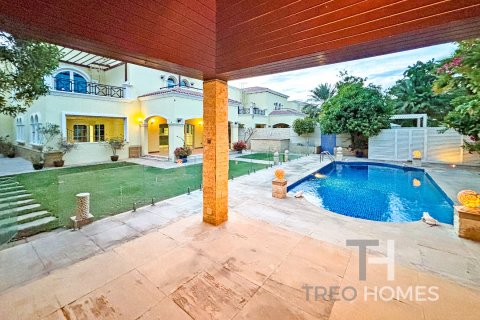 Villa in Legacy, Jumeirah Park, Dubai 4 bedrooms, 403 sq.m. № 13487 - photo 26