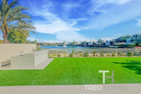Villa en Meadows, Dubai, 5 dormitorios, 344 m², № 13486 - foto 1