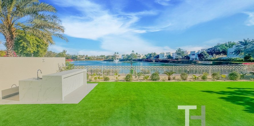 Villa en Meadows, Dubai, 5 dormitorios, 344 m², № 13486