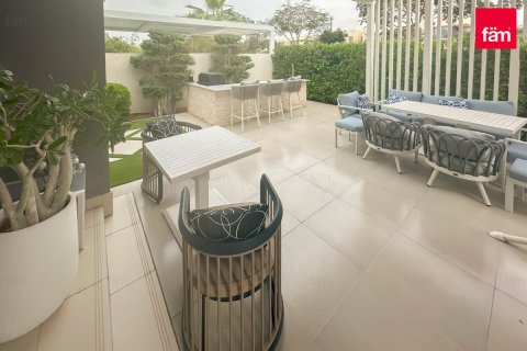 Villa in Dubai Hills Estate, Dubai 4 bedrooms, 448.3 sq.m. № 83727 - photo 10