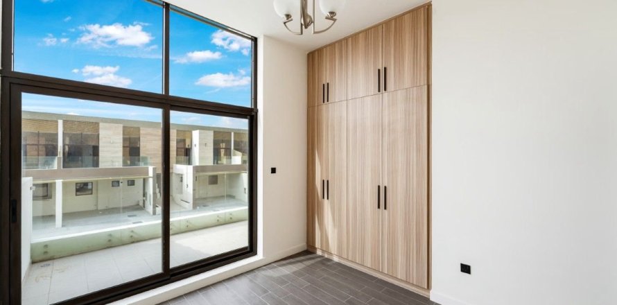 Townhouse in Dubai 4 bedrooms, 187.2 sq.m. № 83728
