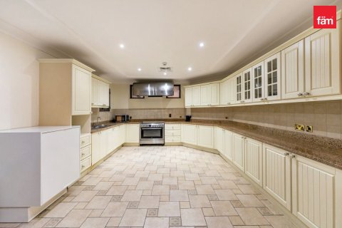 Villa en Palm Jumeirah, Dubai, 4 dormitorios, 656.1 m², № 16491 - foto 26