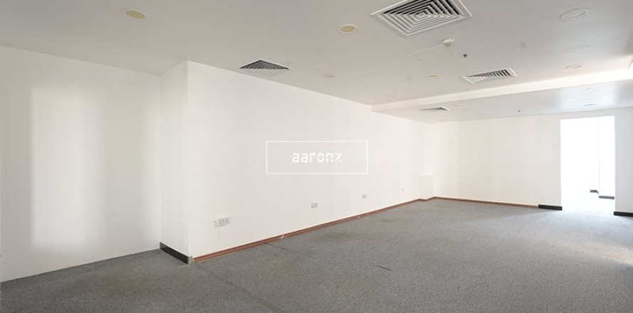 Oficina en Sheikh Zayed Road, Dubai, 227.8 m², № 14196