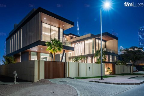 Villa in Al Wasl, Dubai 5 bedrooms, 930.2 sq.m. № 95831 - photo 5