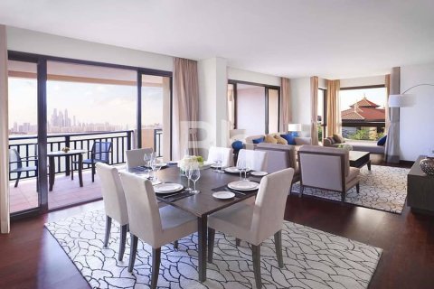 Hotel Apartment in Palm Jumeirah, Dubai 2 bedrooms, 168 sq.m. № 21353 - photo 1