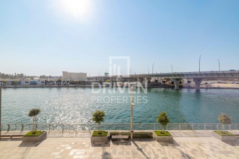 Apartment in Al Wasl, Dubai 2 bedrooms, 129.6 sq.m. № 136030