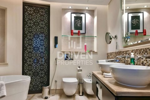 Apartment in Downtown Dubai (Downtown Burj Dubai), Dubai 2 bedrooms, 176.7 sq.m. № 136032 - photo 20