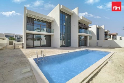 Villa in Dubai 5 bedrooms, 846.7 sq.m. № 40446 - photo 1