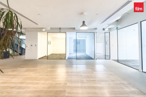 Купить офис в Бизнес-Бэе, Дубай: 3656.2м², № 17006 - фото 2