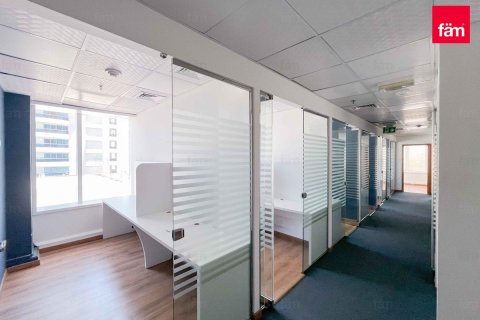 Oficina en Sheikh Zayed Road, Dubai, 372.2 m², № 17010 - foto 2