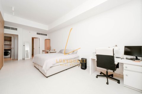 Apartment in Uptown Motor City, Motor City, Dubai 2 bedrooms, 204 sq.m. № 111548 - photo 2