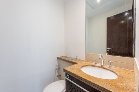 Apartment in Downtown Dubai (Downtown Burj Dubai), Dubai 2 bedrooms, 151 sq.m. № 97307 - photo 12