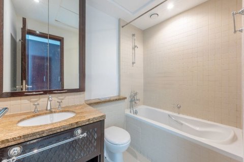 Apartment in Downtown Dubai (Downtown Burj Dubai), Dubai 2 bedrooms, 151 sq.m. № 97307 - photo 8