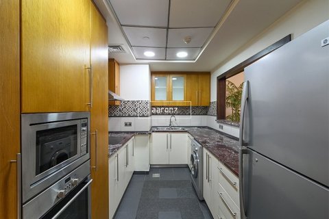 Снять в аренду квартиру в Джумейра Бич Резиденс, Дубай: 2 спальни, 136м², № 47956 - фото 9