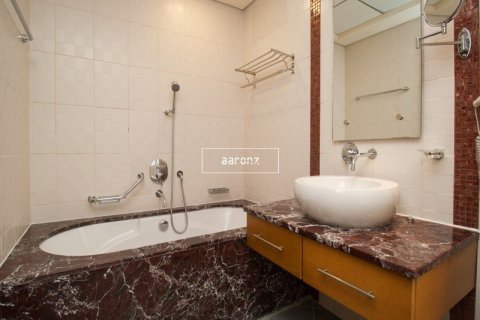 Снять в аренду квартиру в Джумейра Бич Резиденс, Дубай: 3 спальни, 246.5м², № 47954 - фото 11