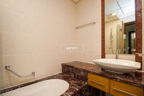 Снять в аренду квартиру в Джумейра Бич Резиденс, Дубай: 3 спальни, 246.5м², № 47954 - фото 12