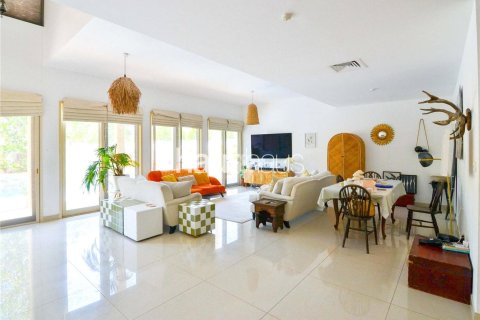 Villa in Arabian Ranches, Dubai 5 bedrooms, 450 sq.m. № 44230 - photo 8