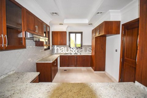 Купить виллу в Арабиан Ранчес, Дубай: 4 спальни, 358м², № 44231 - фото 7