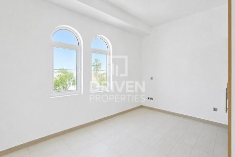 Villa en Jumeirah Park, Dubai, 3 dormitorios, 535.96 m², № 136909 - foto 4