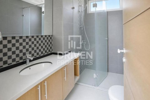 Villa en Jumeirah Park, Dubai, 3 dormitorios, 535.96 m², № 136909 - foto 16