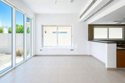 Villa en Jumeirah Park, Dubai, 3 dormitorios, 535.96 m², № 136909 - foto 3