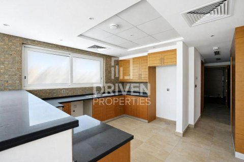 Villa en Jumeirah Park, Dubai, 3 dormitorios, 535.96 m², № 136909 - foto 13