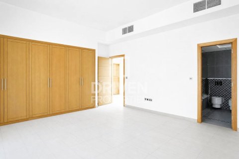 Villa en Jumeirah Park, Dubai, 3 dormitorios, 535.96 m², № 136909 - foto 8