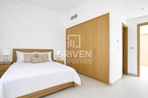 Villa en Jumeirah Park, Dubai, 3 dormitorios, 535.96 m², № 136909 - foto 5