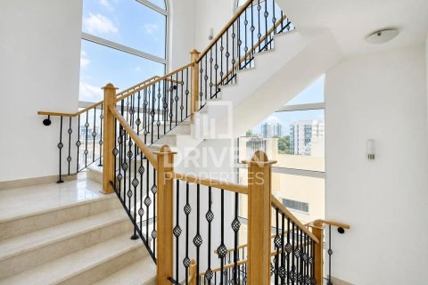 Villa en Jumeirah Park, Dubai, 3 dormitorios, 535.96 m², № 136909 - foto 11