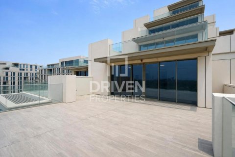 Apartment in Dubai Festival City, Dubai 3 bedrooms, 308.35 sq.m. № 136921 - photo 3