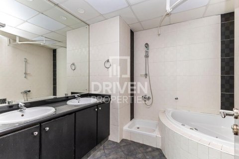 Apartment in KG Tower, Dubai Marina, Dubai 3 bedrooms, 285.77 sq.m. № 136667 - photo 13