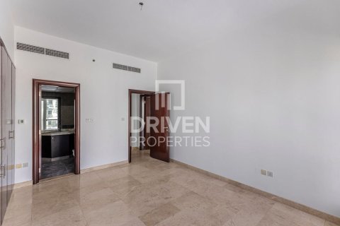 Apartment in KG Tower, Dubai Marina, Dubai 3 bedrooms, 285.77 sq.m. № 136667 - photo 8