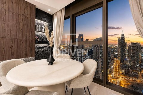 Apartamento en Paramount Tower Hotel & Residences, Business Bay, Dubai, 2 dormitorios, 124.58 m², № 136675