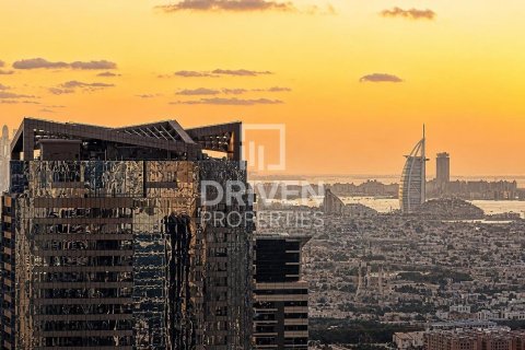 Apartamento en Paramount Tower Hotel & Residences, Business Bay, Dubai, 2 dormitorios, 124.58 m², № 136675 - foto 20