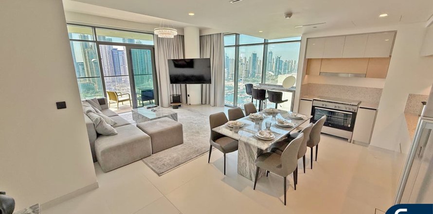 Квартира в EMAAR Beachfront, Dubai Harbour, Дубай, 3 спальни, 163м², № 75183