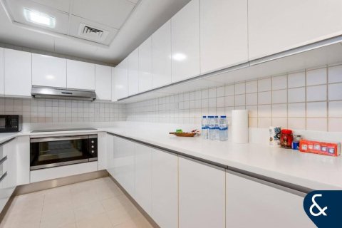 Appartement à Jumeirah Beach Residence, Dubai, 3 chambres, 210 m², № 75176 - photo 3