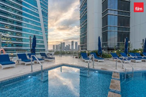 Снять в аренду квартиру в Dubai Media City, Дубай: 1 спальня, 100.8м², № 135125 - фото 4