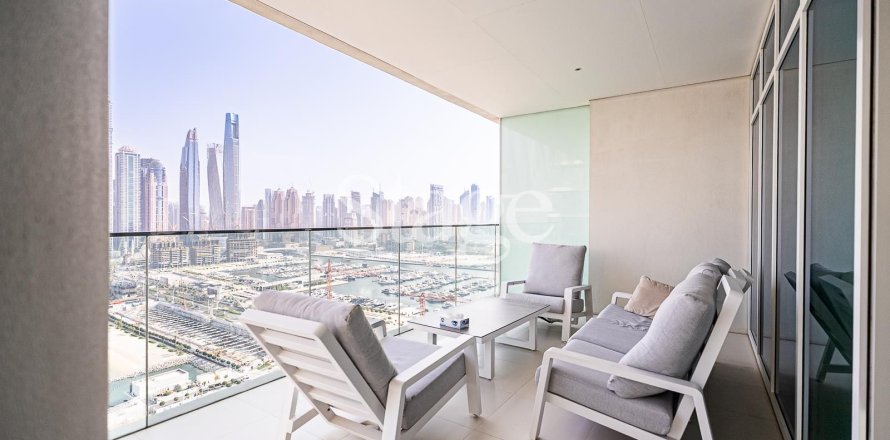 Apartment in EMAAR Beachfront, Dubai Harbour, Dubai 3 bedrooms, 195 sq.m. № 74370
