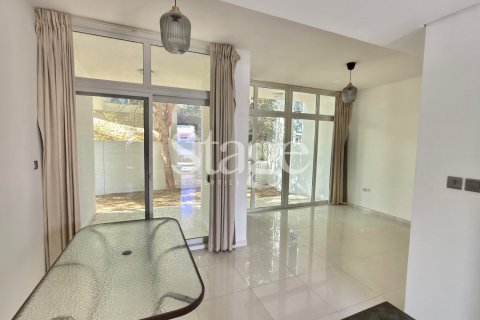 Villa à Dubai, 3 chambres, 167 m², № 74369 - photo 1