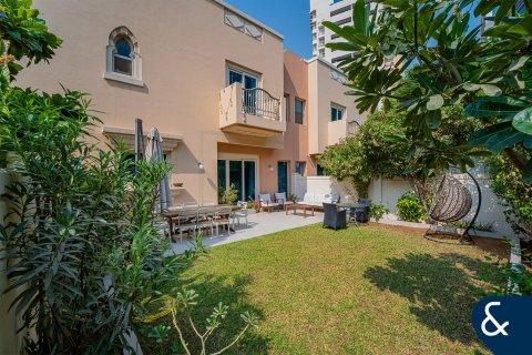 Купить виллу в Victory Heights, Dubai Sports City, Дубай: 4 спальни, 311м², № 78956 - фото 1