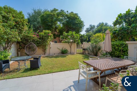 Купить виллу в Victory Heights, Dubai Sports City, Дубай: 4 спальни, 311м², № 78956 - фото 2