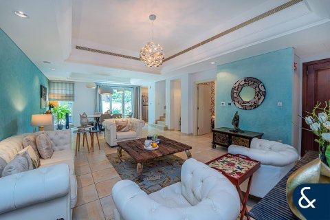 Купить виллу в Victory Heights, Dubai Sports City, Дубай: 4 спальни, 311м², № 78956 - фото 4