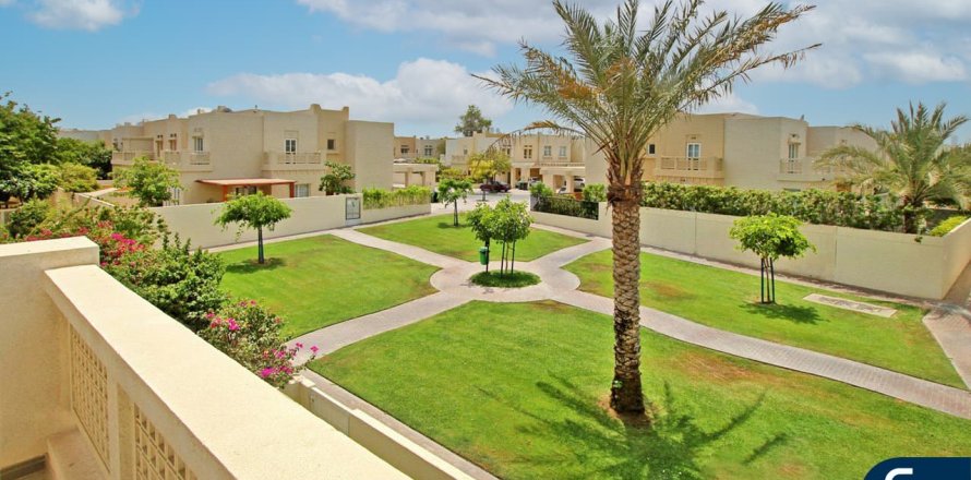 Вилла в The Lakes, Дубай, 3 спальни, 268м², № 78960