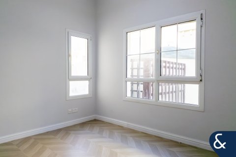 Купить виллу в The Lakes, Дубай: 3 спальни, 268м², № 78960 - фото 26