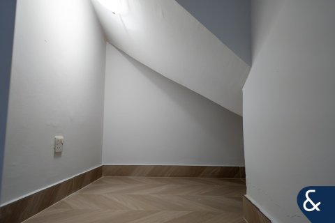 Купить виллу в The Lakes, Дубай: 3 спальни, 268м², № 78960 - фото 28