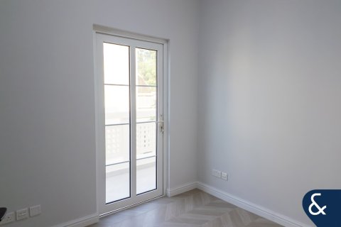 Купить виллу в The Lakes, Дубай: 3 спальни, 268м², № 78960 - фото 29