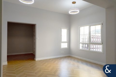 Купить виллу в The Lakes, Дубай: 3 спальни, 268м², № 78960 - фото 10