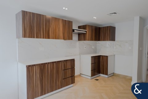 Купить виллу в The Lakes, Дубай: 3 спальни, 268м², № 78960 - фото 3