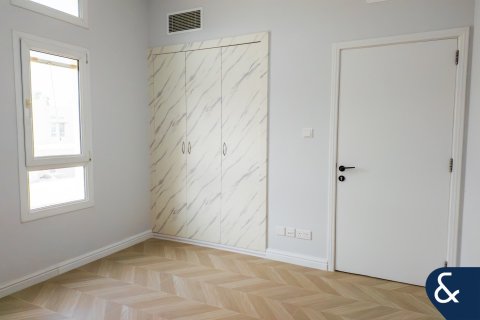 Купить виллу в The Lakes, Дубай: 3 спальни, 268м², № 78960 - фото 20